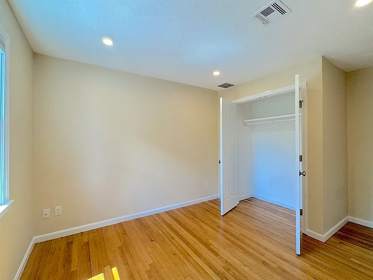 298 Adams St #- — Photo 20