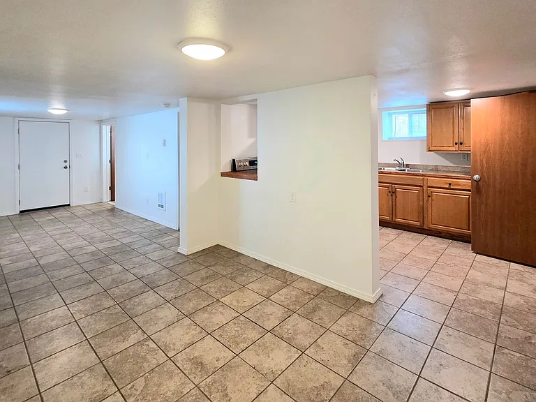 1121 Monitor Ave — Photo 3