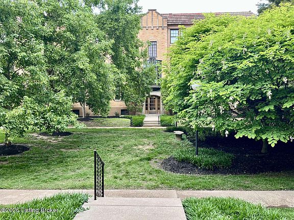 4th image of 3015 Brownsboro Rd APT 1