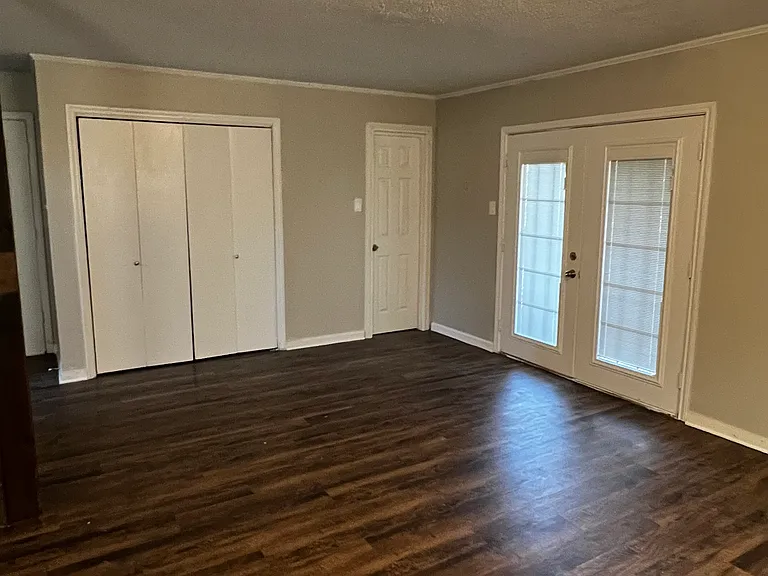 8803 Patricia Lynn Ln — Photo 3