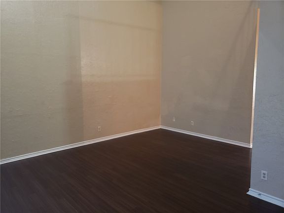 3rd image of 807 Blanco St