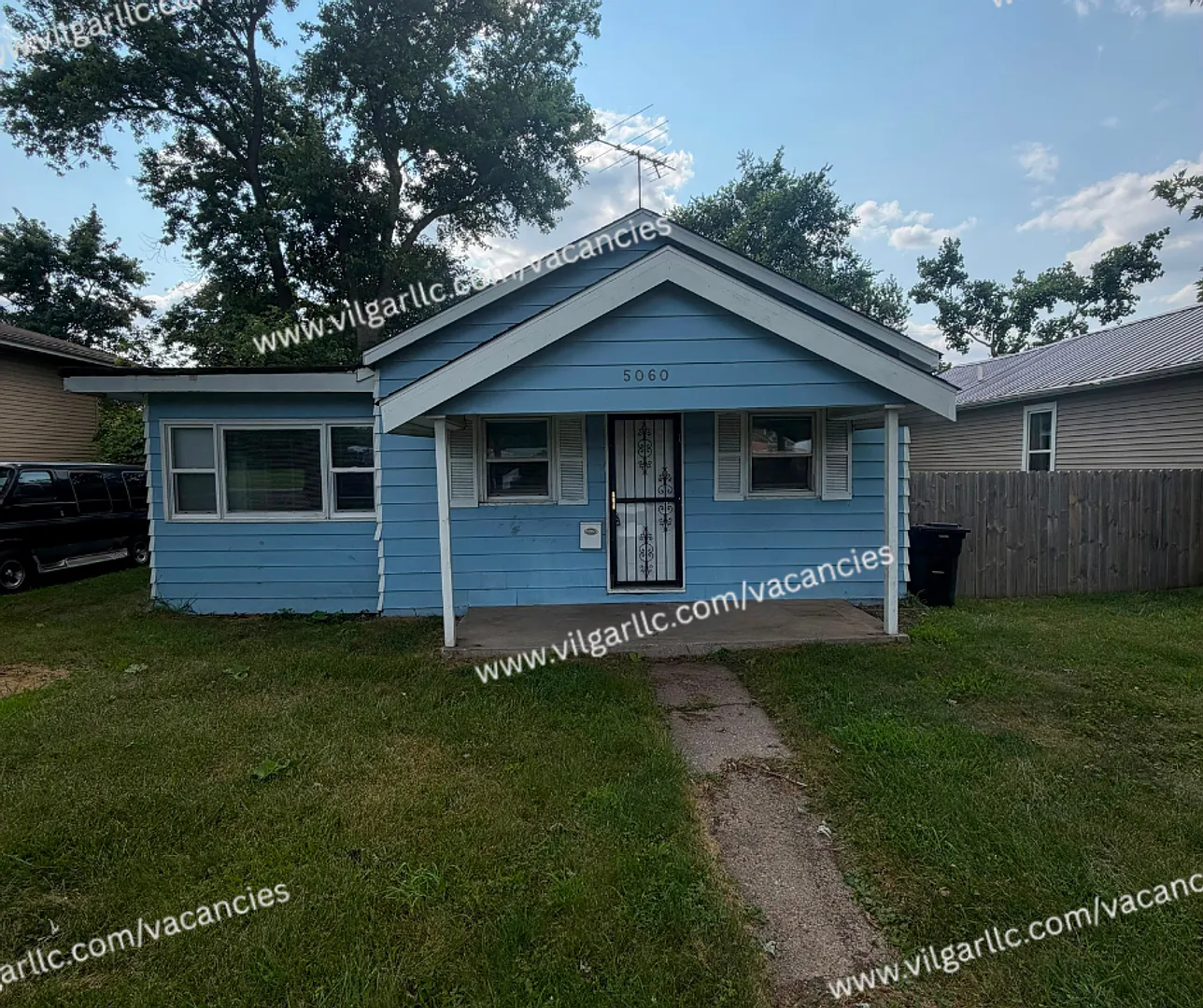 Very spacious 2 Bedroom 1 Bathroom home. — Photo 1
