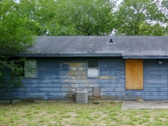 2nd image of 326 Briarwood Dr