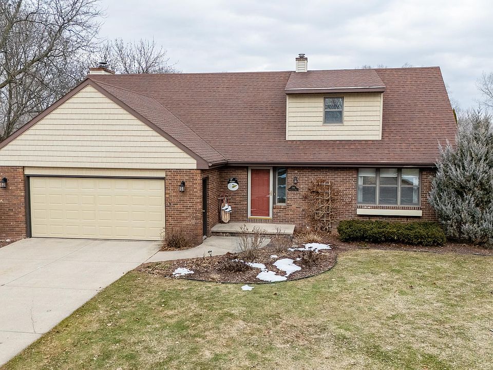 1st image of 790 Millbrook Dr