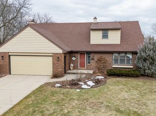 790 Millbrook Dr, Neenah, WI 54956