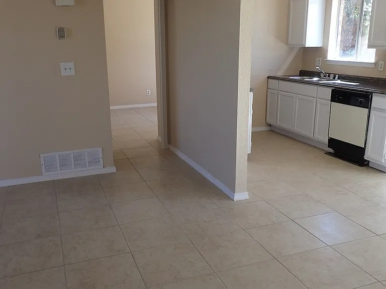 11500 Bob Mitchell Dr — Photo 4