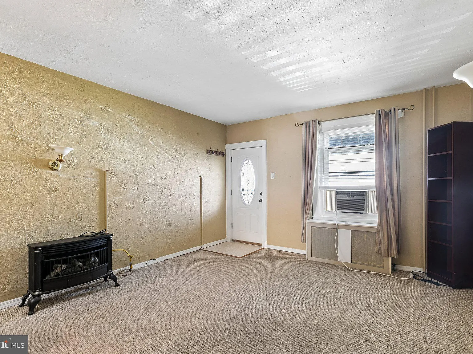 3 bed, 2.0 bath, 1430 sqft, $2,250 — Photo 3