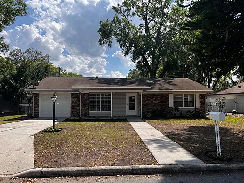 1611 Lawton Ln Photo 1