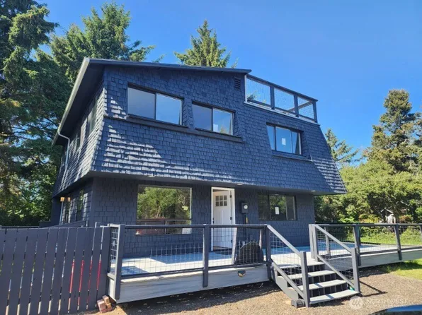 469 Pyxis Court SW, Ocean Shores, WA 98569