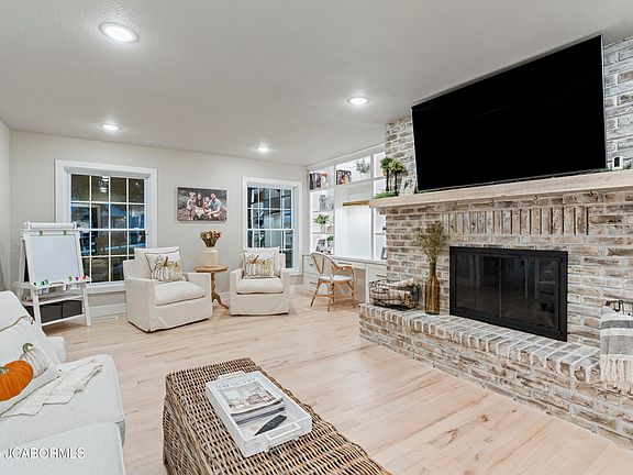 5th image of 732 Hobbs Rd