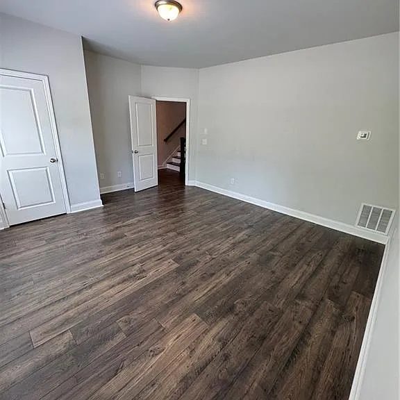 1202 Ainsworth Aly — Photo 7