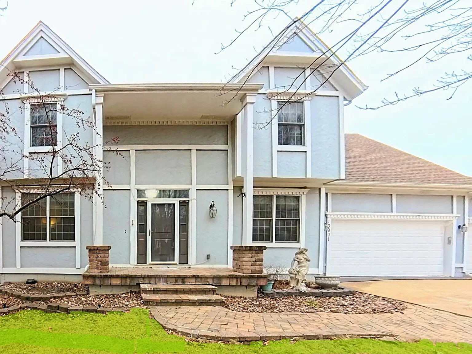 4 bed, 3.5 bath, 2533 sqft, $2,800 — Photo 1