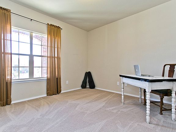 5th image of 1261 Waterford Dr