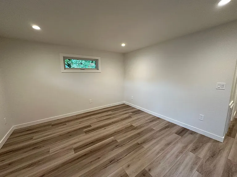 1019 Wilson St — Photo 9
