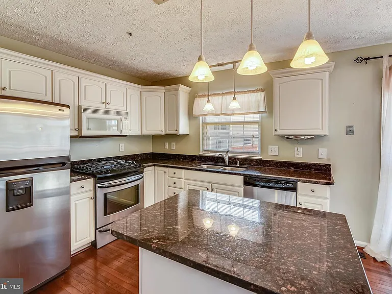 7810 Foxcove Ct — Photo 8