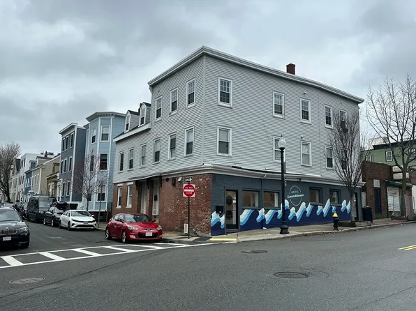 194-198 Bunker Hill St, Charlestown, MA 02129