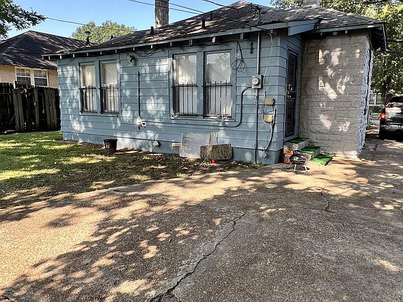 2nd image of 782 N Hollywood St