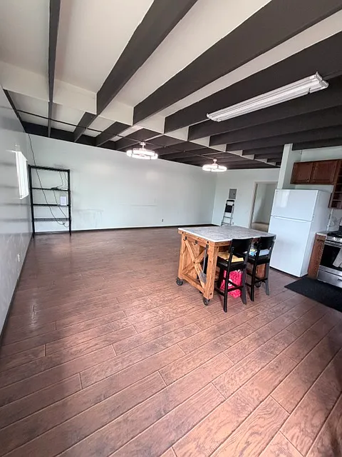 2 bed, 900 sqft, $2,150 — Photo 1
