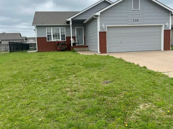 720 E Greenwood Ct, Haysville, KS 67060