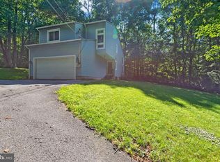 72 Long View Rd, Linden, VA 22642