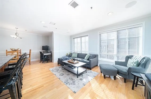 1331 Grand St #307 — Photo 2