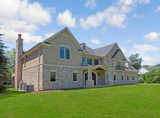 4 Tecumseh Ct, Greenlawn, NY 11740