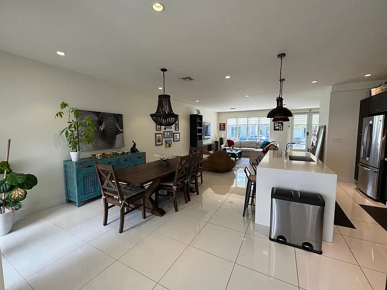 6361 NW 103rd Psge — Photo 8