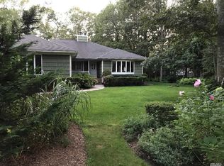 34 Jomar Rd, Shoreham, NY 11786