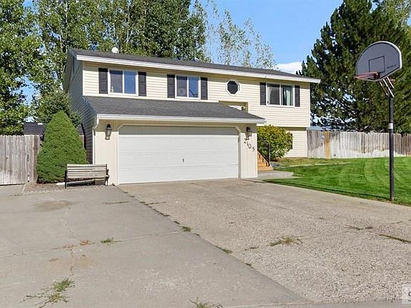 3rd image of 2105 Ironwood Dr