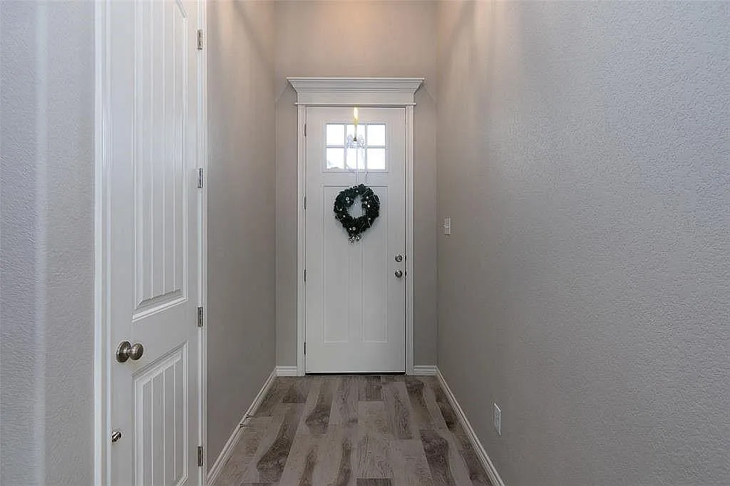 4 bed, 1764 sqft, $2,300 — Photo 4