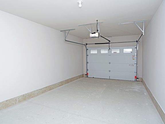 5th image of 8256 W Annsbury Cir