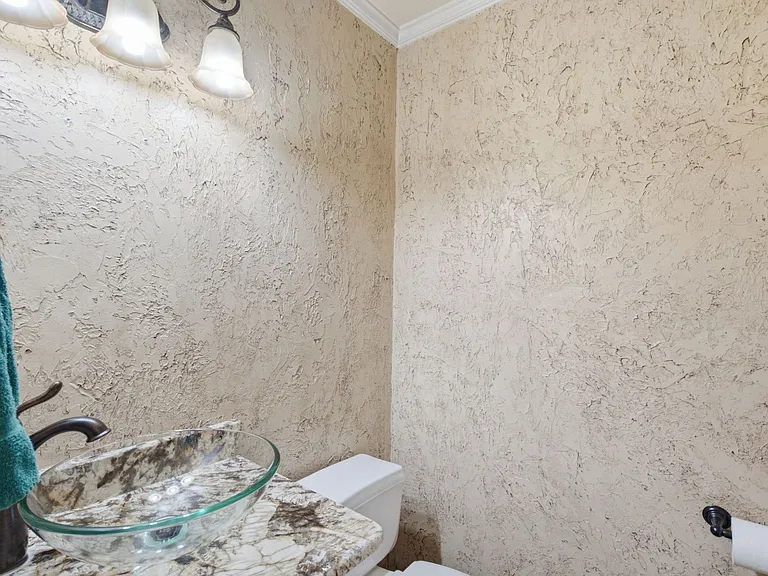 Half Bath off Kitchen/Dining