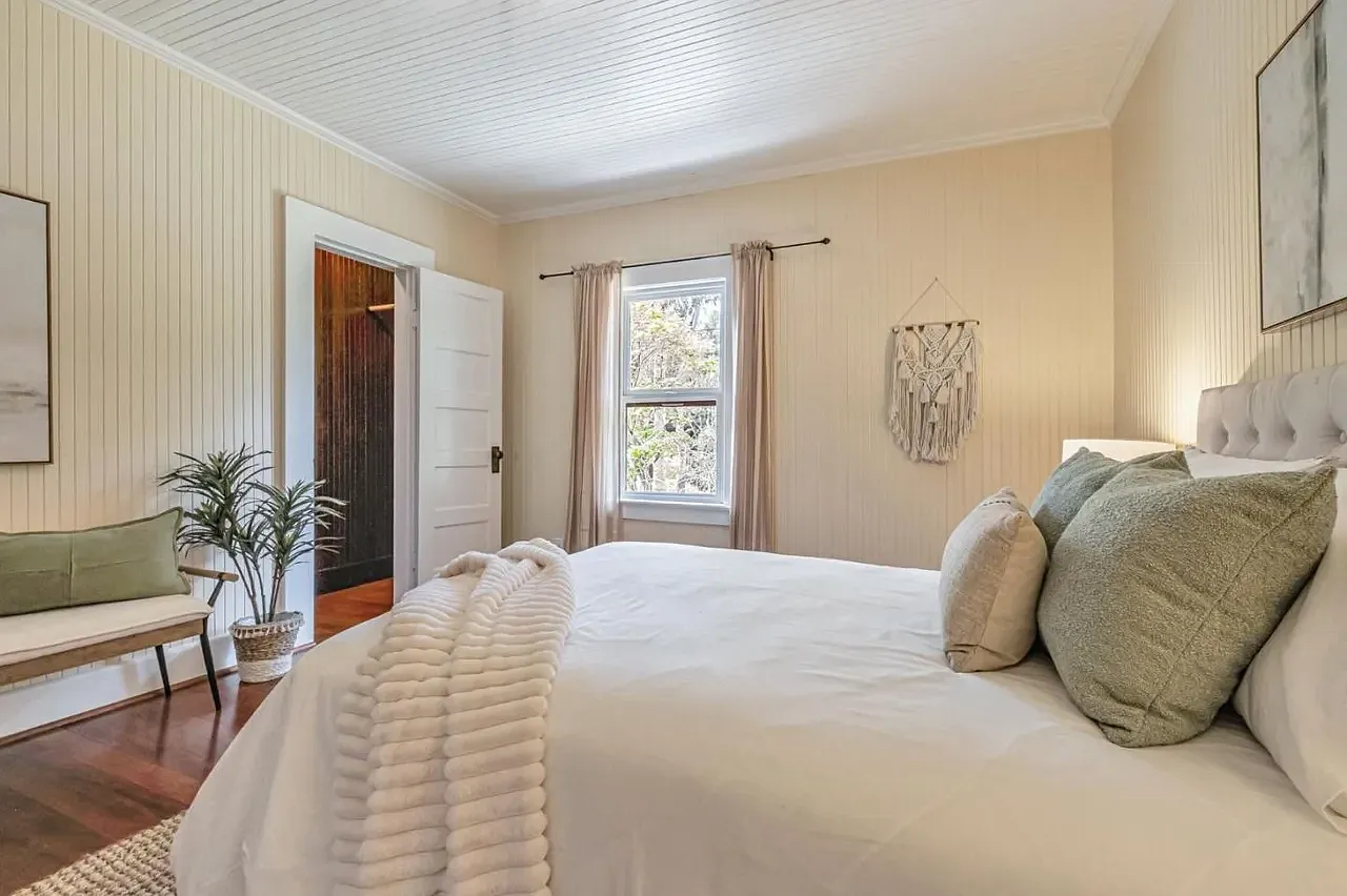 3 bed, 1600 sqft, $4,800 — Photo 3