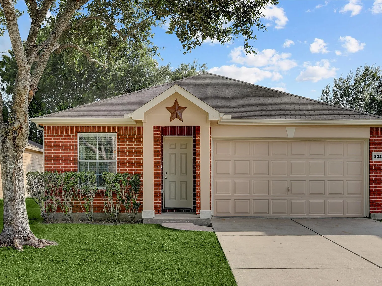 3 bed, 2.0 bath, 1668 sqft, $1,850 — Photo 1