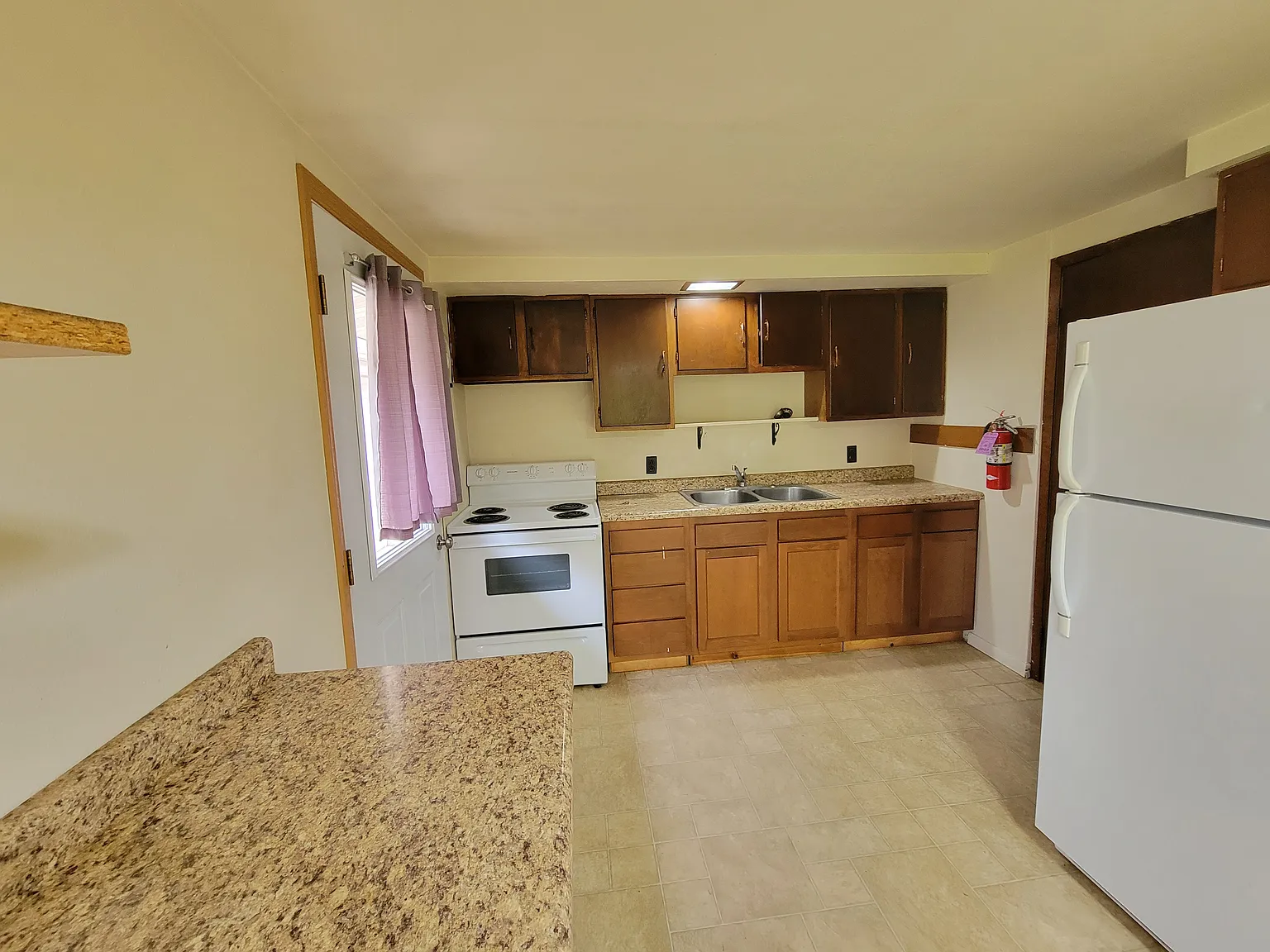 5 bed, $1,770 — Photo 3