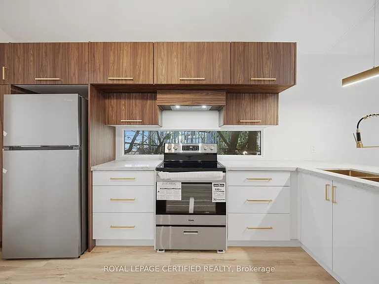 5759 Robinson St — Photo 18