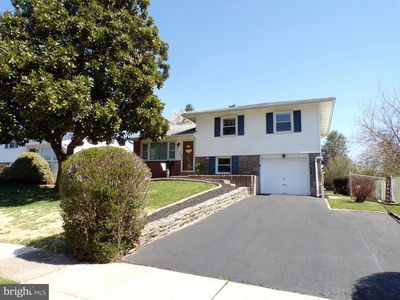 1130 Brookwood Ln, Secane, PA, 19018