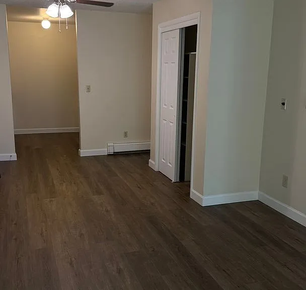 3233 Lakeside Dr #102 — Photo 2