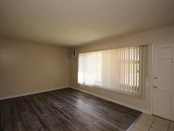 4th image of 550 E California Blvd APT 2