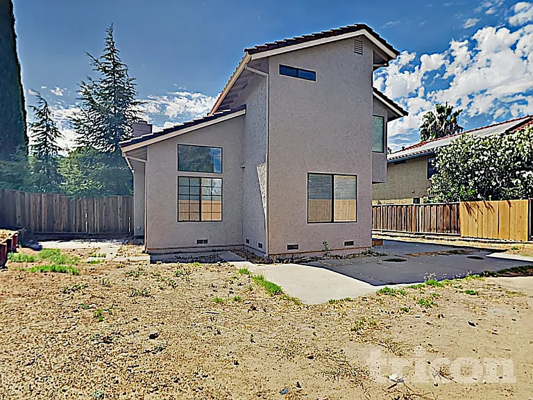 2819 Filbert St — Photo 17