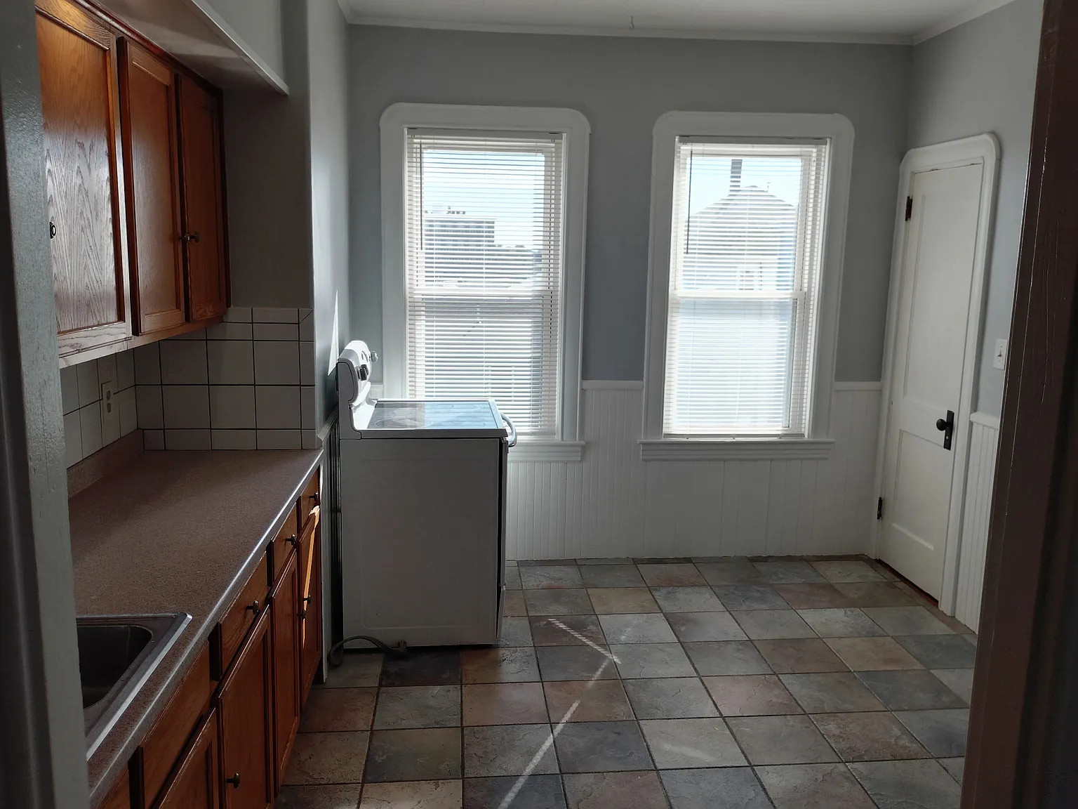 3 bed, $1,700 — Photo 3