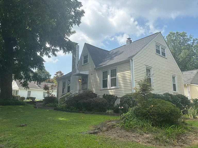 1302 N Mebane St — Photo 2