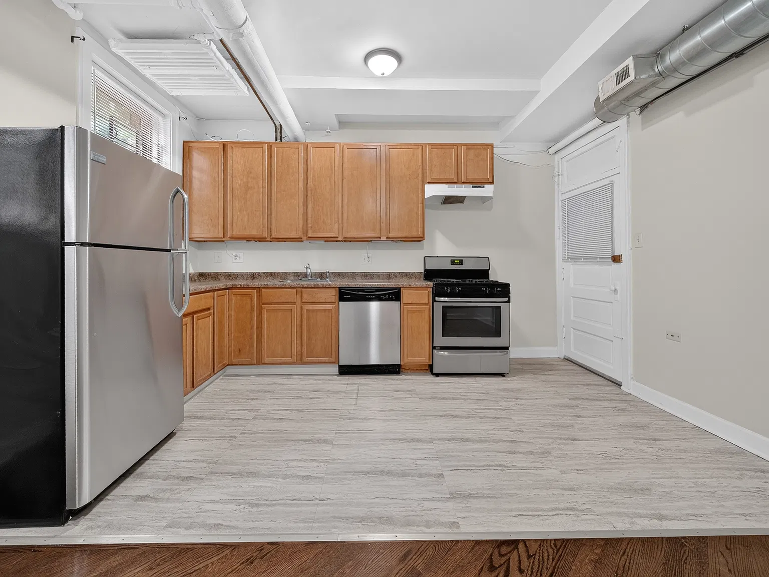 1 bed, 800 sqft, $2,295 — Photo 2