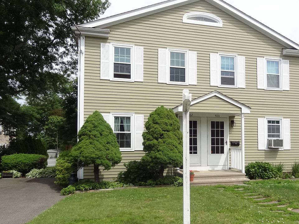 Well Maintained Colonial Style Half Duplex in Black Rock Historic District