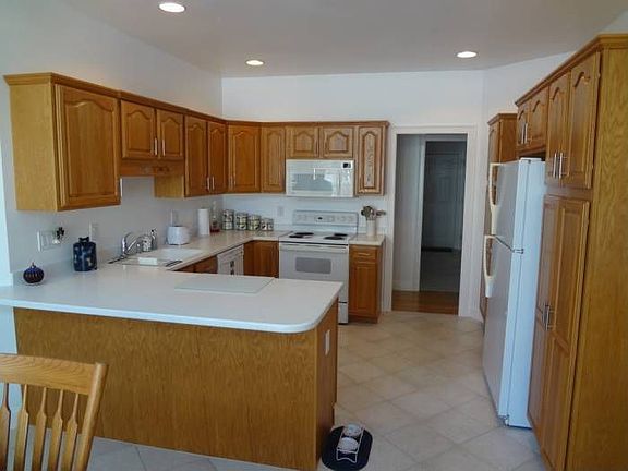 Fully Applianced Kitchen