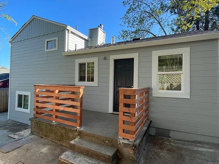 4033 La Colina Rd — Photo 2