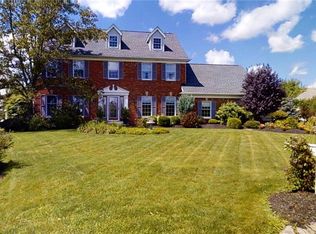 8565 The Mdws S, East Amherst, NY