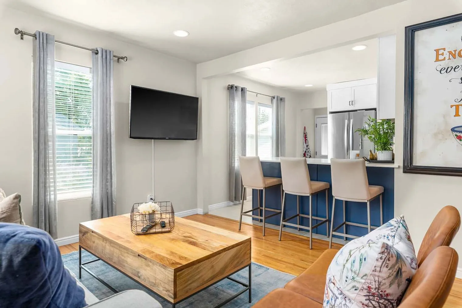 4 bed, 3.0 bath, 1991 sqft, $6,134 — Photo 4
