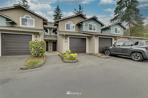 4356 W Lake Sammamish Pkwy SE Photo 1