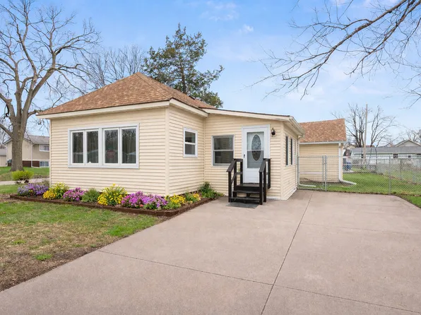 502 7th Ave, Camanche, IA 52730